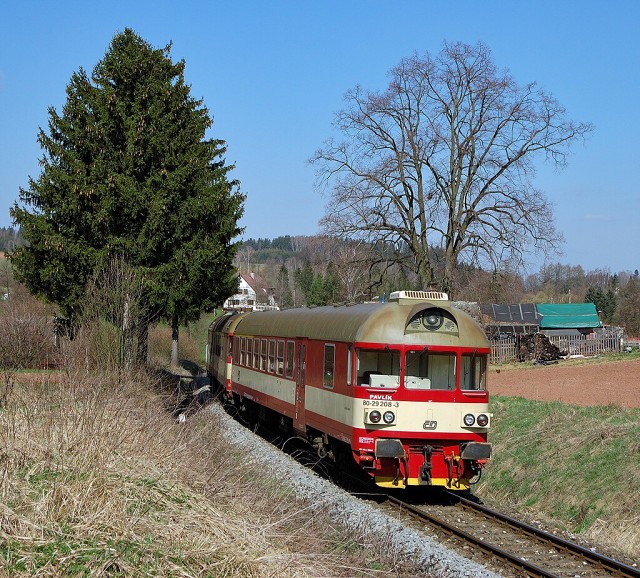 img_954208+854213_Bela_u_Stare_Paky_17.04.2010_Pavel_Sturm.jpg